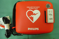 AED(自動体外徐細動器)